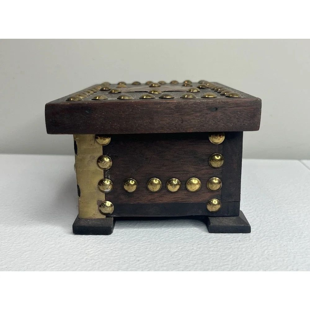 Vtg Handmade‎ Wooden Trinket Box With Hammered Brass Tacks